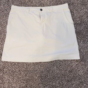 Eddie Bauer cream skort size 10